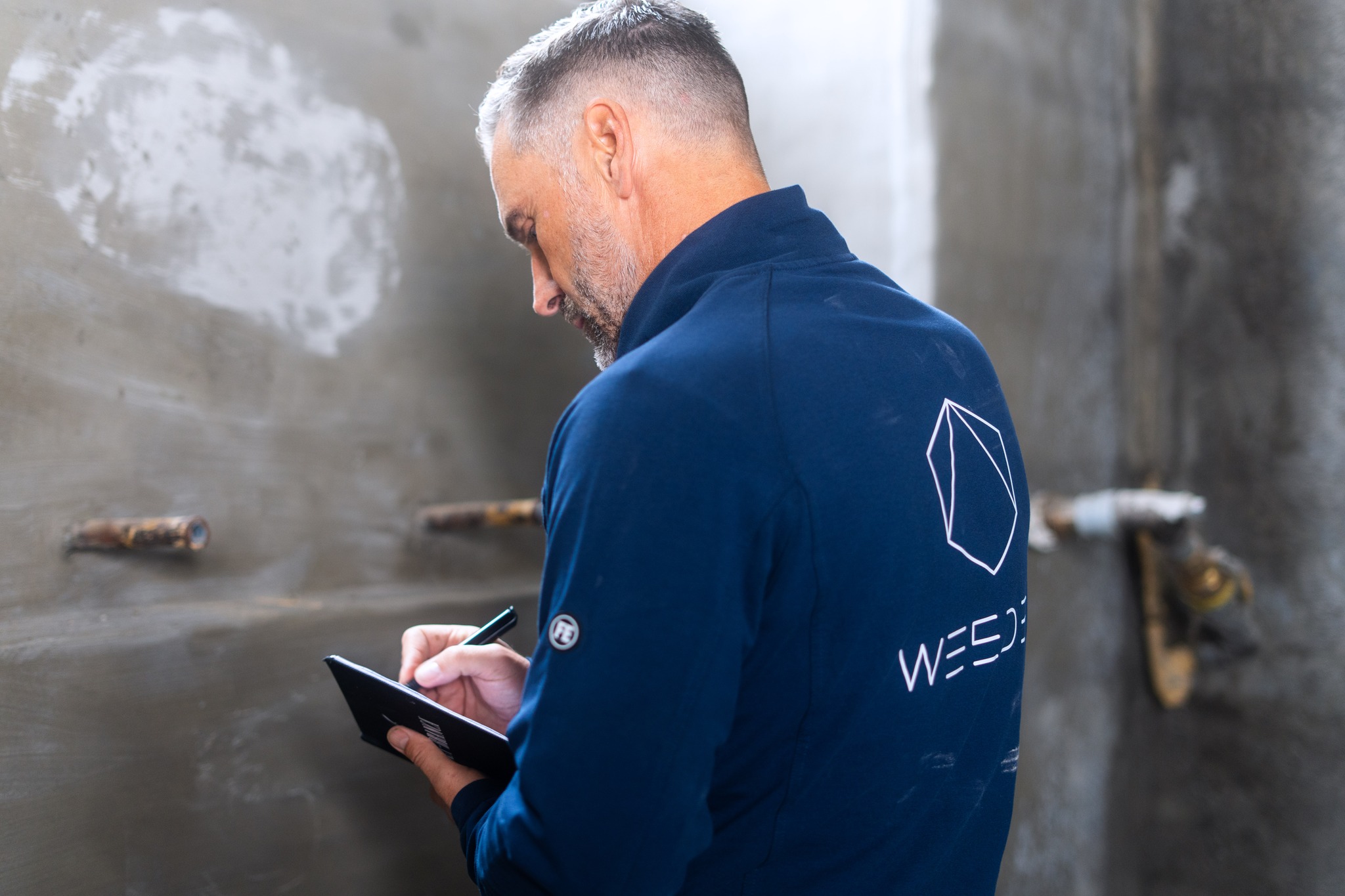 Jonas Wesley, stifter af Wesdex – specialist i fugtsikring og kælderrenovering